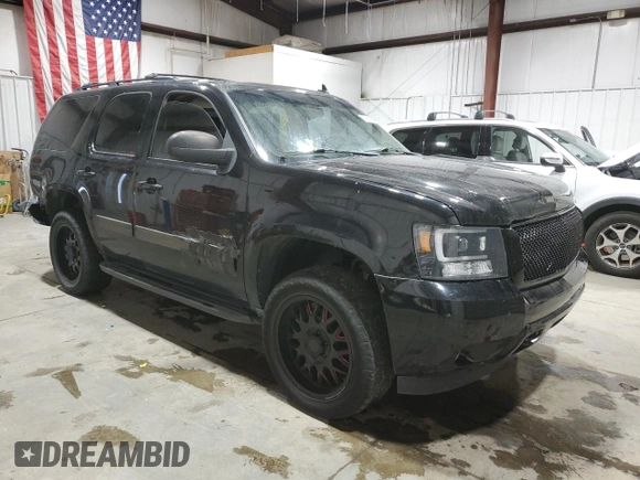 2010 Chevrolet Tahoe LT z VIN 1GNUKBE02AR249128, wystawiony jako Copart lot #79058594 z przebiegiem 121 354 mil mil oraz Szkoda całkowita • Salvage title. Historia ofert i sprzedaży dostępna na DreamBid. Obrazek 4.