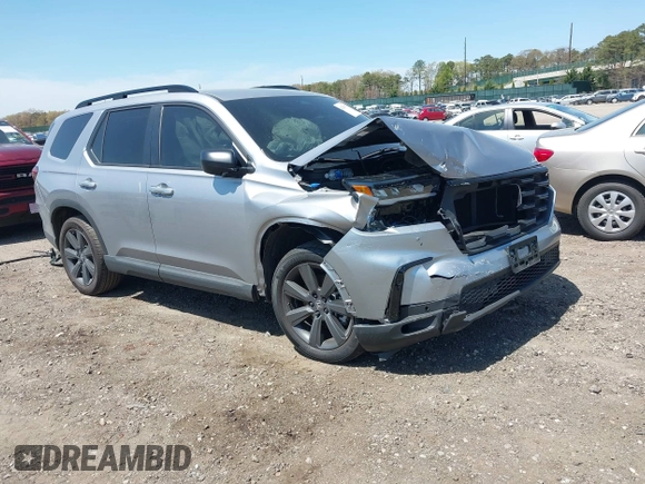 2025 Honda Pilot Sport z VIN 5FNYG1H38SB017782, wystawiony jako IAAI lot #42128117 z przebiegiem 11 920 mil mil oraz . Historia ofert i sprzedaży dostępna na DreamBid. Obrazek 1.