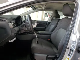 2025 Toyota Camry LE z VIN 4T1DAACK7SU531561, wystawiony jako Copart lot #59753345 z przebiegiem Nie podano mil oraz Nie do naprawy • Non repairable. Historia ofert i sprzedaży dostępna na DreamBid. Obrazek 7.