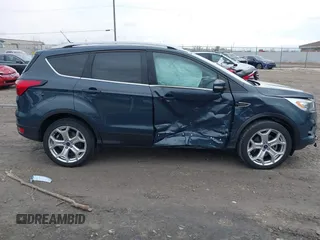 2019 Ford Escape Titanium with VIN 1FMCU9J95KUC28621, listed as a IAAI auction lot 41825297 with 60,373 mi miles. Bid and sale history available at carsss.com. Image 13.