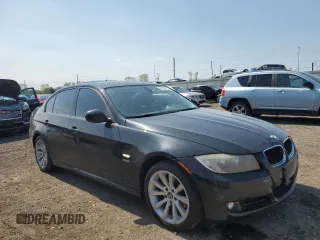 2011 BMW 3 Series 328i xDrive z VIN WBAPK5G57BNN30721, wystawiony jako Copart lot #54138535 z przebiegiem 145 049 mil mil oraz Szkody całkowita. Historia ofert i sprzedaży dostępna na DreamBid. Obrazek 4.