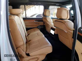 2022 Jeep Grand Wagoneer Series III z VIN 1C4SJVGJ0NS118742, wystawiony jako Copart lot #54563115 z przebiegiem 65 721 mil mil oraz Szkoda całkowita • Salvage title. Historia ofert i sprzedaży dostępna na DreamBid. Obrazek 11.
