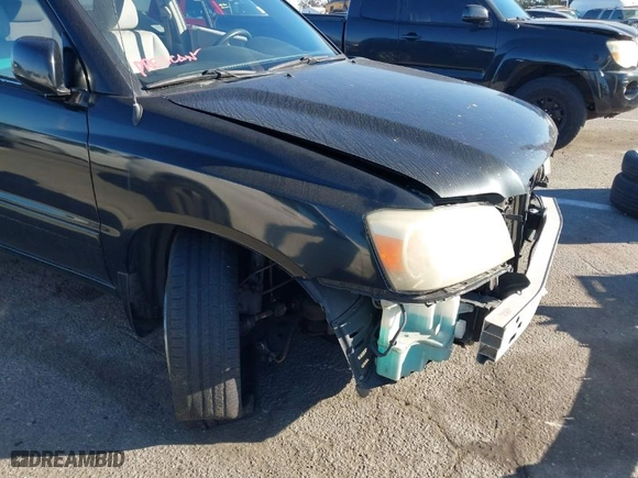 2005 Toyota Highlander with VIN JTEGP21A250083043, listed as a IAAI auction lot 41635028 with 125,277 mi miles. Bid and sale history available at carsss.com. Image 13.
