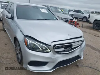 2016 Mercedes-Benz E 350 Luxury z VIN WDDHF8JB5GB217208, wystawiony jako IAAI lot #42200673 z przebiegiem 132 802 mil mil oraz . Historia ofert i sprzedaży dostępna na DreamBid. Obrazek 6.