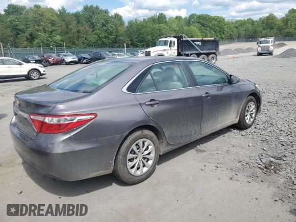 2017 Toyota Camry XLE z VIN 4T1BF1FK0HU298829, wystawiony jako Copart lot #58842085 z przebiegiem 171 569 mil mil oraz Szkoda całkowita • Salvage title. Historia ofert i sprzedaży dostępna na DreamBid. Obrazek 3.