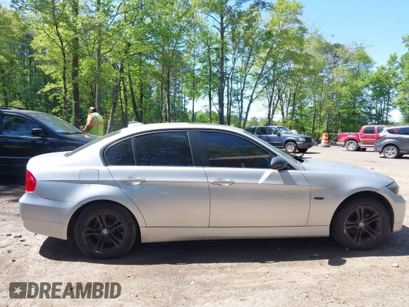 2008 BMW 3 Series 328xi с VIN WBAVC935X8K044268, выставлен на аукционе IAAI как лот 42116630 с пробегом 137 739 миль миль и . История ставок и продаж доступна на DreamBid. Изображение 12.