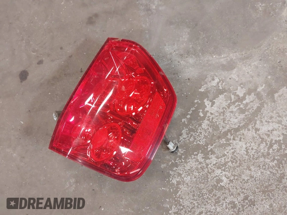 2005 Honda Pilot EX-L with VIN 5FNYF18635B056717, listed as a IAAI auction lot 42197100 with 80,400 mi miles and . Bid and sale history available at DreamBid. Image 12.