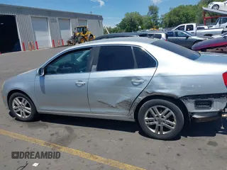 2007 Volkswagen Jetta 2.5 with VIN 3VWRF71K27M000620, listed as a IAAI auction lot 42458102 with 147,996 mi miles and . Bid and sale history available at DreamBid. Image 15.