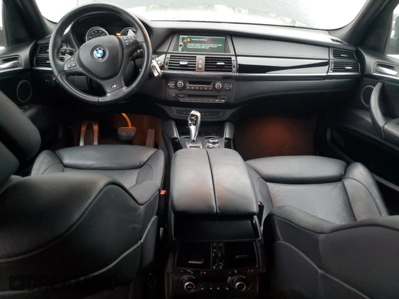 2013 BMW X5 M with VIN 5YMGY0C58D0C11736, listed as a Copart auction lot 85212564 with 93,146 mi miles and Clean Title. Bid and sale history available at carsss.com. Image 8.