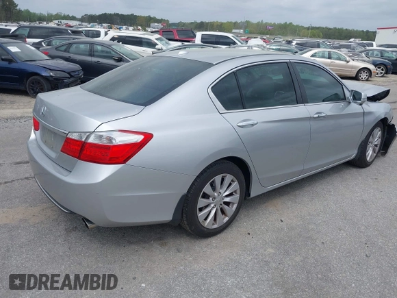 2013 Honda Accord Sdn EX-L with VIN 1HGCR2F82DA216638, listed as a IAAI auction lot 41955781 with 147,974 mi miles. Bid and sale history available at carsss.com. Image 4.