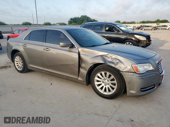 2014 Chrysler 300 z VIN 2C3CCAAG6EH175446, wystawiony jako Copart lot #59797265 z przebiegiem 119 765 mil mil oraz Szkoda całkowita • Salvage title. Historia ofert i sprzedaży dostępna na DreamBid. Obrazek 4.
