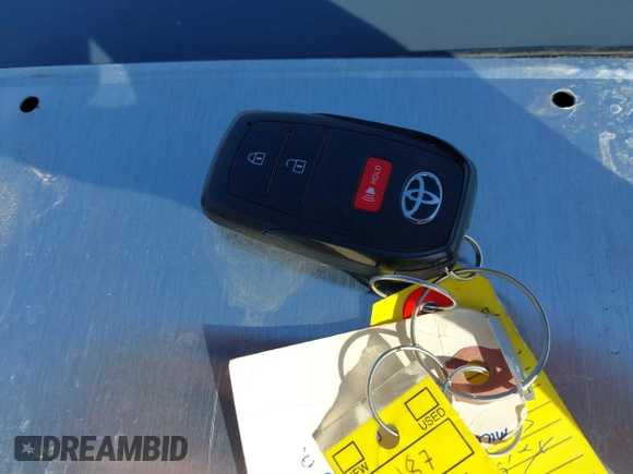 2024 Toyota Prius SE z VIN JTDACACU9R3022803, wystawiony jako IAAI lot #41899408 z przebiegiem 4 374 mil mil oraz . Historia ofert i sprzedaży dostępna na DreamBid. Obrazek 11.