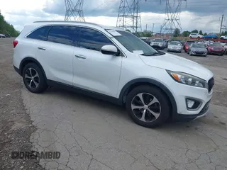 2017 Kia Sorento EX with VIN 5XYPH4A51HG294197, listed as a IAAI auction lot 42198002 with 277,128 mi miles and . Bid and sale history available at carsss.com. Image 1.