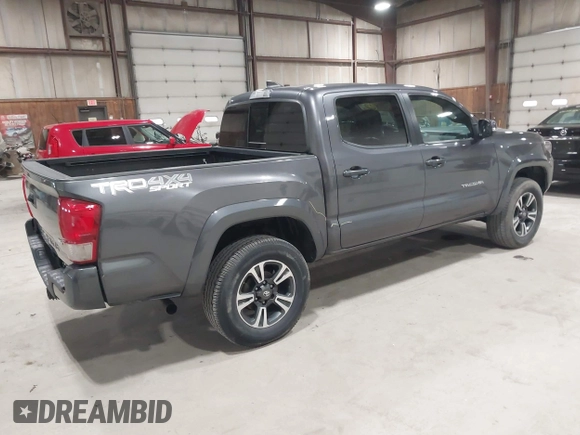 2017 Toyota Tacoma SR5 z VIN 5TFCZ5AN6HX111116, wystawiony jako IAAI lot #42054764 z przebiegiem 103 107 mil mil oraz . Historia ofert i sprzedaży dostępna na DreamBid. Obrazek 4.