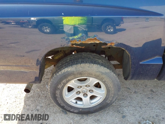 2005 Dodge Dakota SLT z VIN 1D7HE48N55S163580, wystawiony jako IAAI lot #41776155 z przebiegiem 164 671 mil mil oraz . Historia ofert i sprzedaży dostępna na DreamBid. Obrazek 12.