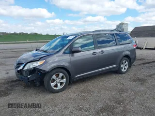 2012 Toyota Sienna LE AAS with VIN 5TDKK3DC5CS270481, listed as a IAAI auction lot 42093687 with 208,899 mi miles. Bid and sale history available at carsss.com. Image 18.