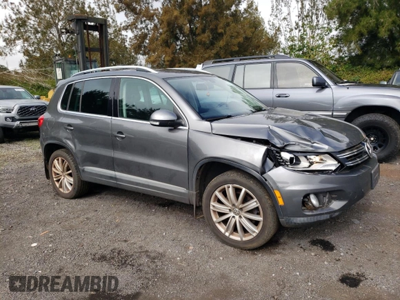 2016 Volkswagen Tiguan R-Line with VIN WVGBV7AX1GW548543, listed as a Copart auction lot 86662094 with 100,936 mi miles and Salvage Title. Bid and sale history available at DreamBid. Image 4.