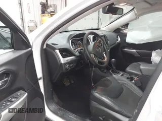2018 Jeep Cherokee Latitude Plus with VIN 1C4PJMLX0JD546013, listed as a IAAI auction lot 41350102 with 40,017 mi miles and . Bid and sale history available at DreamBid. Image 5.