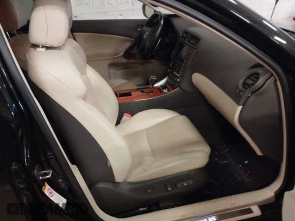 2009 Lexus IS 250 z VIN JTHCK262992030335, wystawiony jako IAAI lot #42038706 z przebiegiem 181 904 mil mil oraz . Historia ofert i sprzedaży dostępna na DreamBid. Obrazek 5.