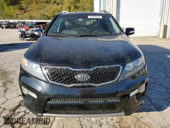 2013 Kia Sorento SX z VIN 5XYKWDA24DG385142, wystawiony jako Copart lot #75187514 z przebiegiem 119 027 mil mil oraz Szkoda całkowita • Salvage title. Historia ofert i sprzedaży dostępna na DreamBid. Obrazek 5.