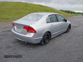 2006 Honda Civic LX z VIN 1HGFA16556L111894, wystawiony jako IAAI lot #41443692 z przebiegiem 280 229 mil mil oraz . Historia ofert i sprzedaży dostępna na DreamBid. Obrazek 4.