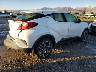 2020 Toyota C-HR LE z VIN JTNKHMBX1L1092779, wystawiony jako Copart lot #43259495 z przebiegiem 49 821 mil mil oraz Szkoda całkowita • Salvage title. Historia ofert i sprzedaży dostępna na DreamBid. Obrazek 3.