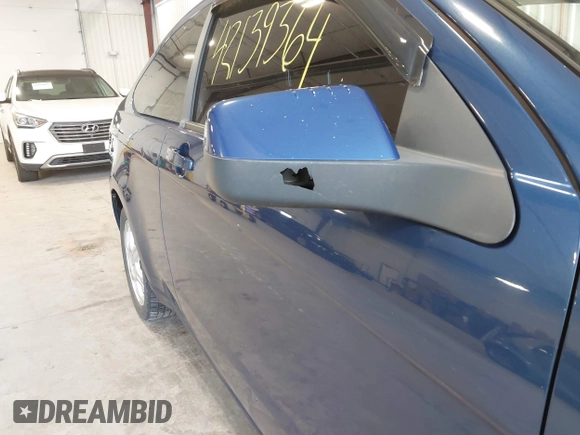2008 Ford Focus SE with VIN 1FAHP33NX8W133127, listed as a IAAI auction lot 42139364 with 193,882 mi miles. Bid and sale history available at carsss.com. Image 6.