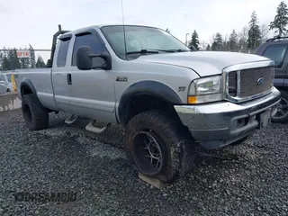 2001 Ford Super Duty F-250 XL with VIN 1FTNX21S01EB08460, listed as a IAAI auction lot 41890597 with 218,302 mi miles. Bid and sale history available at carsss.com. Image 1.