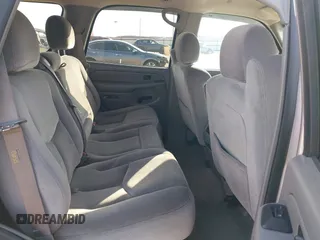 2005 GMC Yukon SLT with VIN 1GKEK13T95R203827, listed as a IAAI auction lot 41815086 with 136,671 mi miles. Bid and sale history available at carsss.com. Image 8.