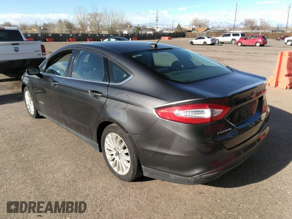 2015 Ford Fusion S Hybrid with VIN 3FA6P0UU6FR307898, listed as a IAAI auction lot 41717200 with 177,735 mi miles. Bid and sale history available at carsss.com. Image 3.