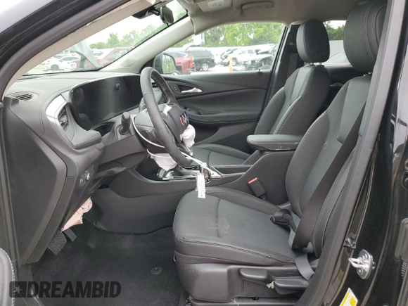 2025 Buick Encore GX Preferred с VIN KL4AMCSL0SB156705, выставлен на аукционе Copart как лот 61907375 с пробегом Не указан миль и На запчасти • Non repairable. История ставок и продаж доступна на DreamBid. Изображение 7.