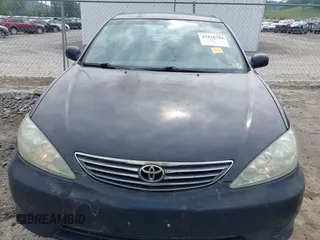2005 Toyota Camry STD z VIN 4T1BE32K55U005622, wystawiony jako IAAI lot #42418784 z przebiegiem 196 077 mil mil oraz . Historia ofert i sprzedaży dostępna na DreamBid. Obrazek 6.