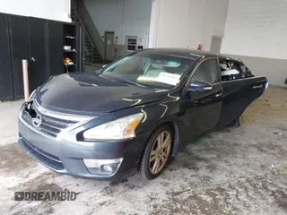 2013 Nissan Altima SL z VIN 1N4BL3AP0DN471979, wystawiony jako IAAI lot #41326964 z przebiegiem 119 939 mil mil oraz . Historia ofert i sprzedaży dostępna na DreamBid. Obrazek 2.