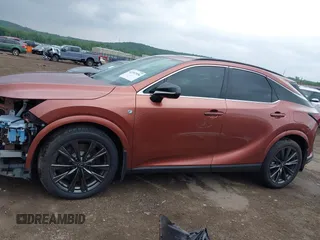 2024 Lexus RX 350 z VIN 2T2BAMCA7RC054055, wystawiony jako IAAI lot #42307956 z przebiegiem 20 060 mil mil oraz . Historia ofert i sprzedaży dostępna na DreamBid. Obrazek 15.