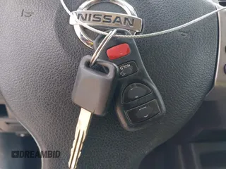 2011 Nissan Versa S z VIN 3N1BC1CPXBL442520, wystawiony jako IAAI lot #42308421 z przebiegiem 143 556 mil mil oraz . Historia ofert i sprzedaży dostępna na DreamBid. Obrazek 11.