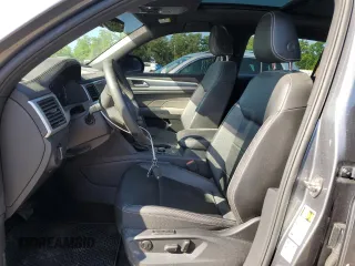 2021 Volkswagen Atlas SEL z VIN 1V2BC2CA9MC205738, wystawiony jako Copart lot #55288504 z przebiegiem 59 838 mil mil oraz Szkoda całkowita • Salvage title. Historia ofert i sprzedaży dostępna na DreamBid. Obrazek 7.