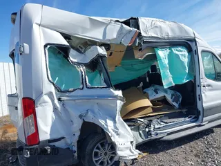 2024 Ford Transit Passenger XL with VIN 1FBAX2X85RKA46890, listed as a IAAI auction lot 41648977 with 20,637 mi miles and . Bid and sale history available at DreamBid. Image 18.
