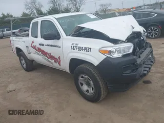2017 Toyota Tacoma SR z VIN 5TFSX5EN8HX050735, wystawiony jako IAAI lot #42156396 z przebiegiem 258 227 mil mil oraz . Historia ofert i sprzedaży dostępna na DreamBid. Obrazek 1.
