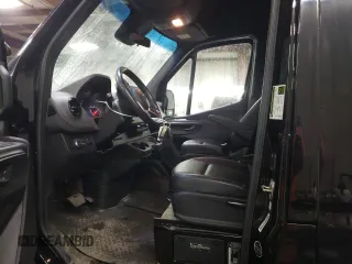 2021 Mercedes-Benz Sprinter with VIN W1Y4DBHY5MT050114, listed as a Copart auction lot 46588025 with 26,080 mi miles and Salvage Title. Bid and sale history available at DreamBid. Image 7.