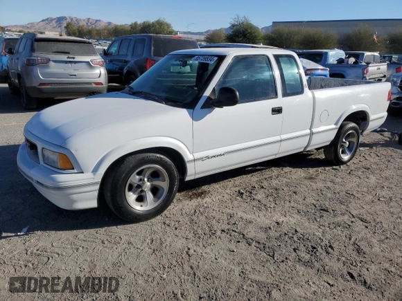 1996 GMC Sonoma SLS with VIN 1GTCS1940T8533121, listed as a Copart auction lot 85739534 with 162,713 mi miles and Salvage Title. Bid and sale history available at carsss.com. Image 1.