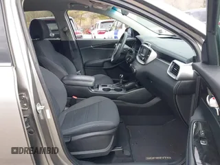 2016 Kia Sorento LX with VIN 5XYPGDA54GG177571, listed as a IAAI auction lot 41889298 with 140,702 mi miles. Bid and sale history available at carsss.com. Image 5.