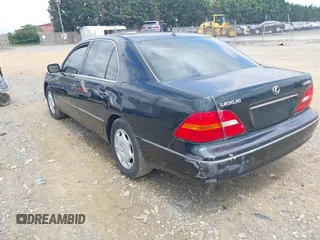 2001 Lexus LS 430 z VIN JTHBN30F810015944, wystawiony jako IAAI lot #42469730 z przebiegiem 273 006 mil mil oraz . Historia ofert i sprzedaży dostępna na DreamBid. Obrazek 3.