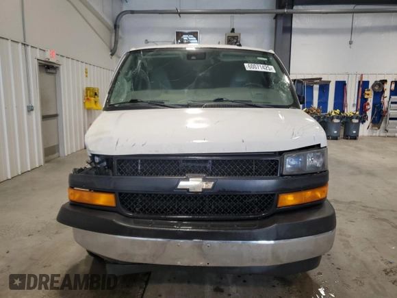 2019 Chevrolet Express Cargo z VIN 1GCWGBFG2K1277946, wystawiony jako Copart lot #60071425 z przebiegiem 188 599 mil mil oraz Szkoda całkowita • Salvage title. Historia ofert i sprzedaży dostępna na DreamBid. Obrazek 5.