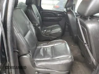 2011 GMC Yukon XL Denali z VIN 1GKS2MEF4BR140739, wystawiony jako Copart lot #50979175 z przebiegiem 237 005 mil mil oraz Szkody całkowita. Historia ofert i sprzedaży dostępna na DreamBid. Obrazek 11.