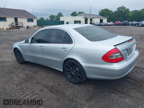 2007 Mercedes-Benz E 350 z VIN WDBUF56X87B133345, wystawiony jako IAAI lot #39859440 z przebiegiem Nie podano mil oraz . Historia ofert i sprzedaży dostępna na DreamBid. Obrazek 3.