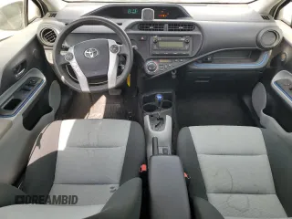 2013 Toyota Prius One z VIN JTDKDTB37D1556098, wystawiony jako Copart lot #53705235 z przebiegiem 121 682 mil mil oraz Szkoda całkowita • Salvage title. Historia ofert i sprzedaży dostępna na DreamBid. Obrazek 8.