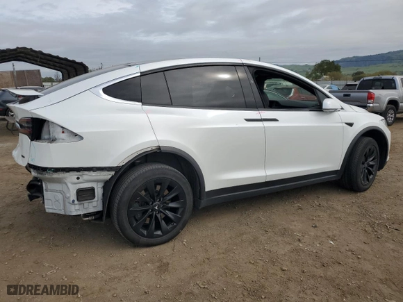 2018 Tesla Model X 75D with VIN 5YJXCAE28JF138300, listed as a Copart auction lot 50762405 with 135,527 mi miles and Salvage Title. Bid and sale history available at carsss.com. Image 3.