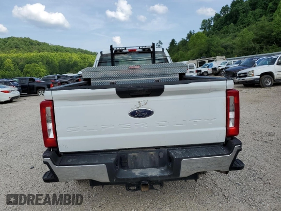 2023 Ford F-250 XL с VIN 1FT7X2BA7PEC78466, выставлен на аукционе Copart как лот 60484385 с пробегом 65 359 миль миль и Списание • Salvage title. История ставок и продаж доступна на DreamBid. Изображение 6.