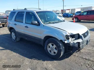 2007 Ford Escape XLS with VIN 1FMYU92Z87KA05657, listed as a IAAI auction lot 41723701 with 152,713 mi miles. Bid and sale history available at carsss.com. Image 1.