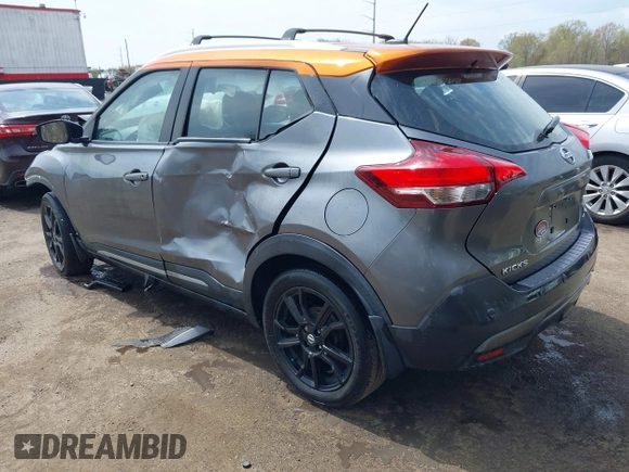 2020 Nissan Kicks SR z VIN 3N1CP5DV0LL542155, wystawiony jako IAAI lot #41997210 z przebiegiem 84 114 mil mil oraz . Historia ofert i sprzedaży dostępna na DreamBid. Obrazek 3.